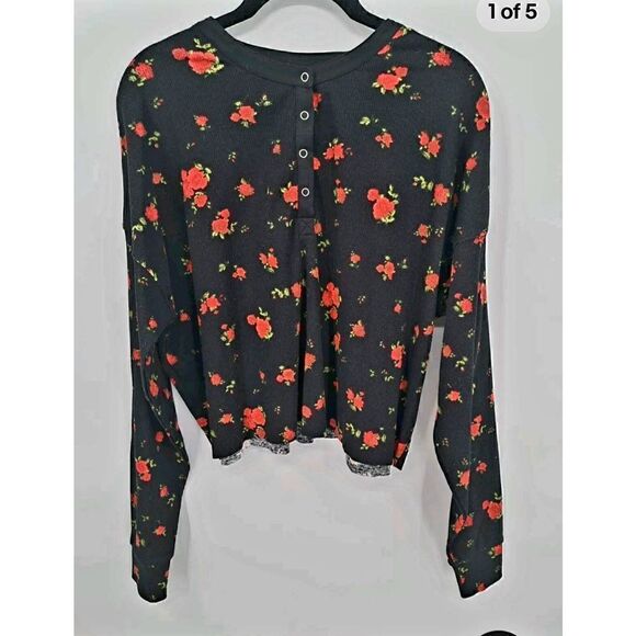 NWT WILD FABLE CROP TOP - Picture 2 of 5